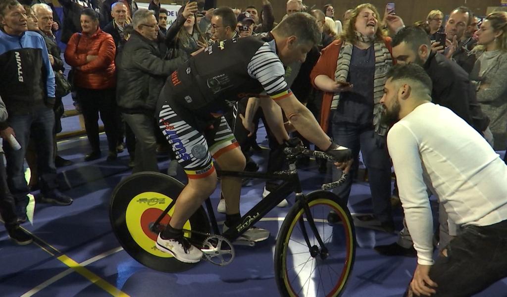 Le record du monde de surplace sur un vélo battu par un Carolo