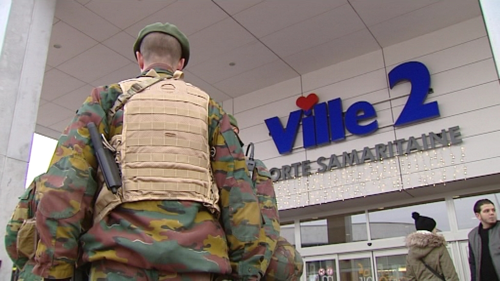 Quelque 2.000 euros par mois pour un jeune qui ferait son service militaire