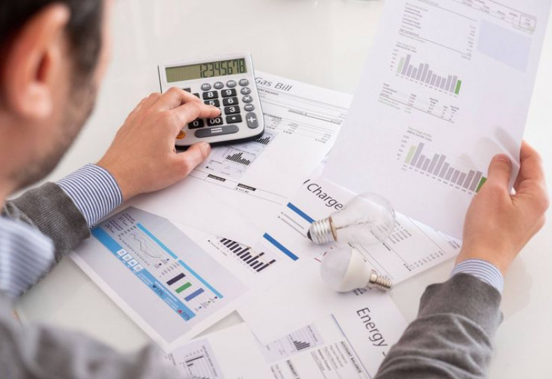 Plus de 1,2 million de ménages paient trop cher leurs contrats d'énergie