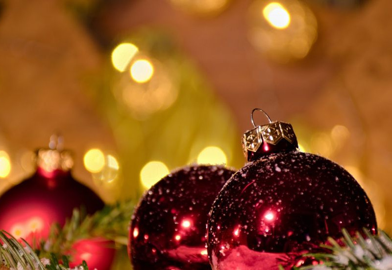 Charleroi :partez à la chasse aux Boules de Noël dans les vitrines des enseignes carolos