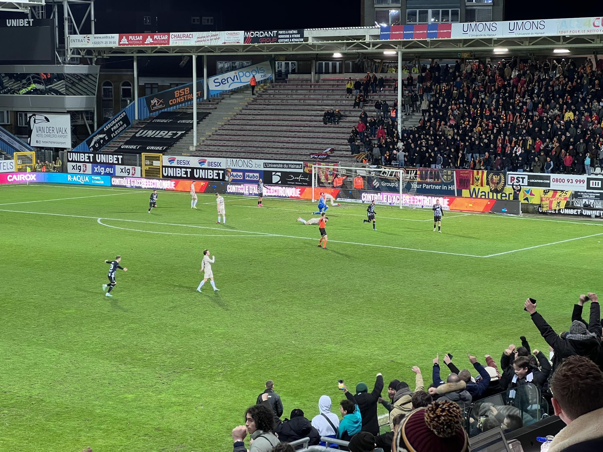 Charleroi retrouve le chemin de la victoire face à Malines !