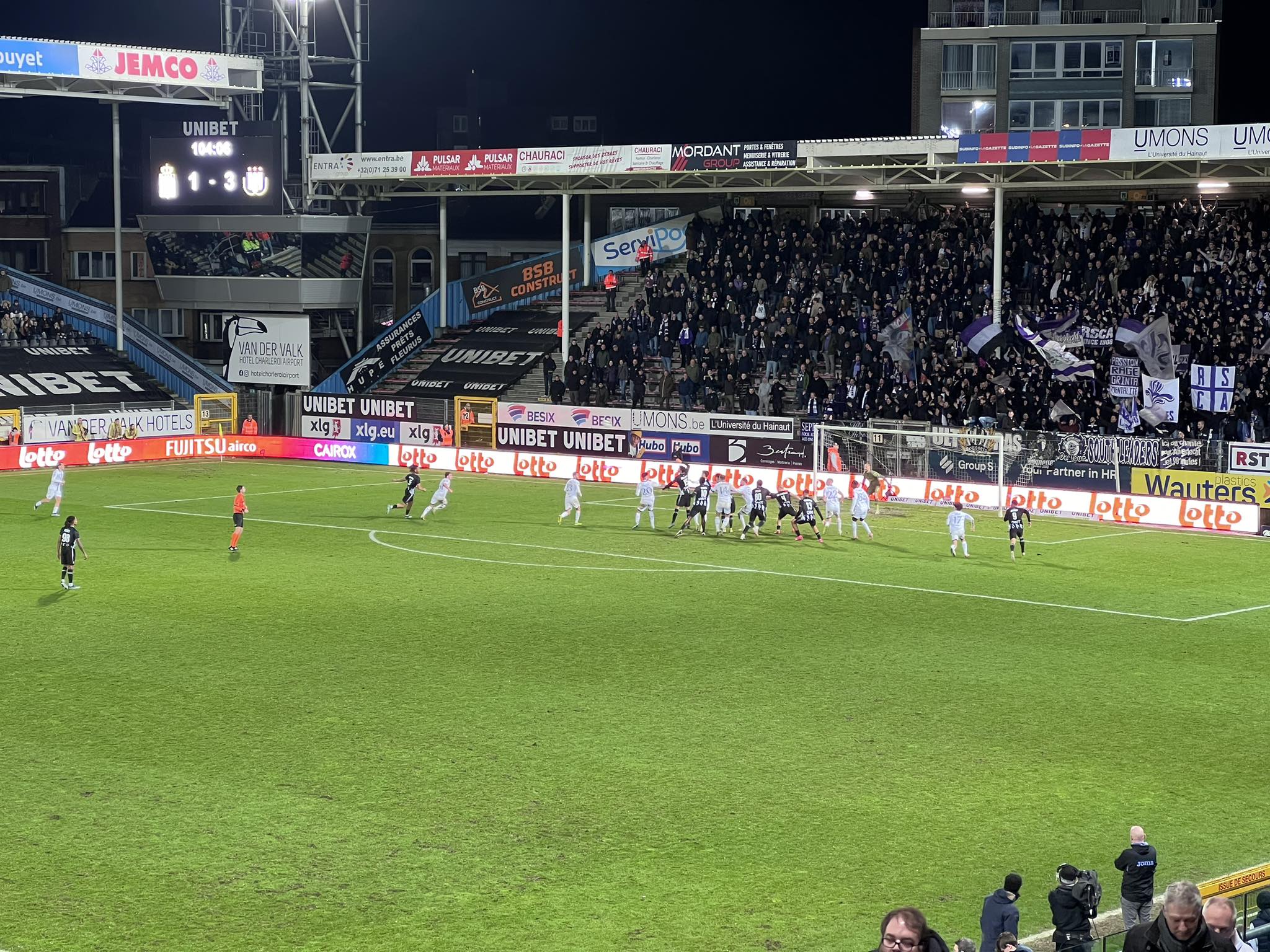 Une défaite douloureuse pour Charleroi face à Anderlecht