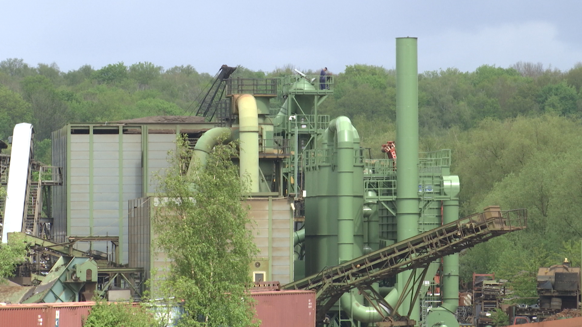 Broyeurs à métaux : Les bourgmestres de Jurbise et Courcelles vent debout contre Céline Tellier