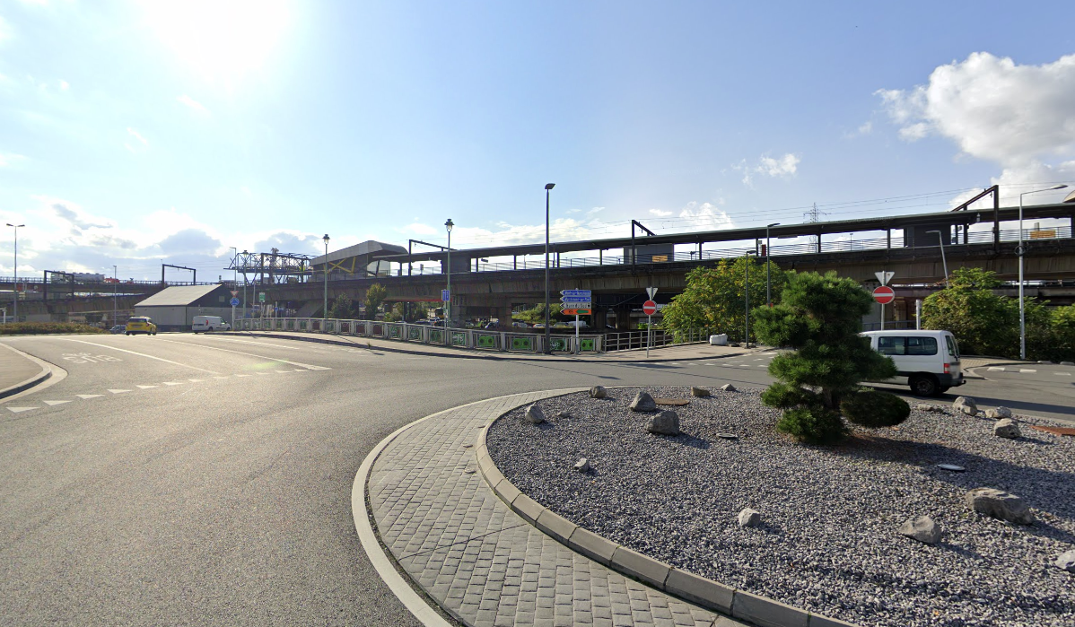 Un homme transgenre volontairement poussé dans la Sambre à Charleroi