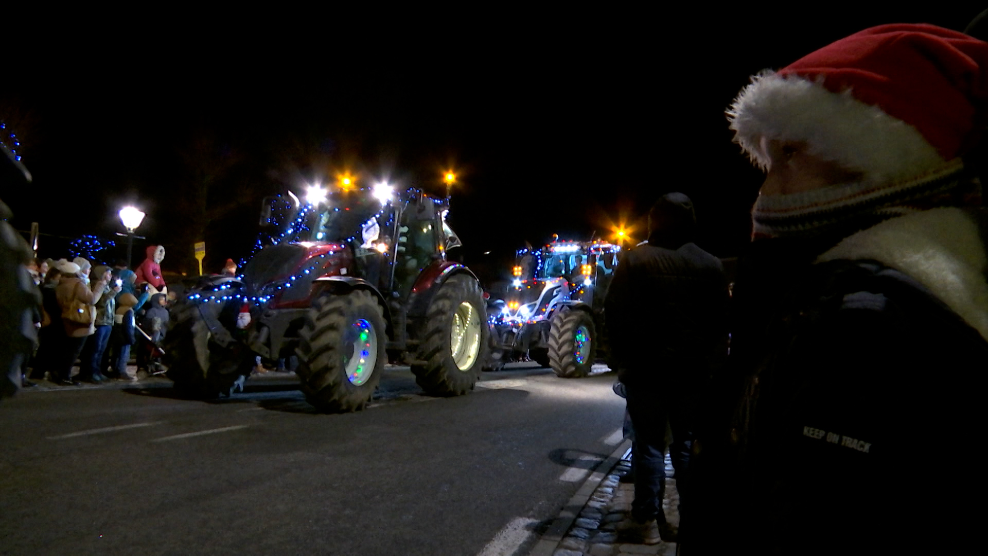 La parade de Noël de tracteurs à Chimay c'est le 21 décembre !