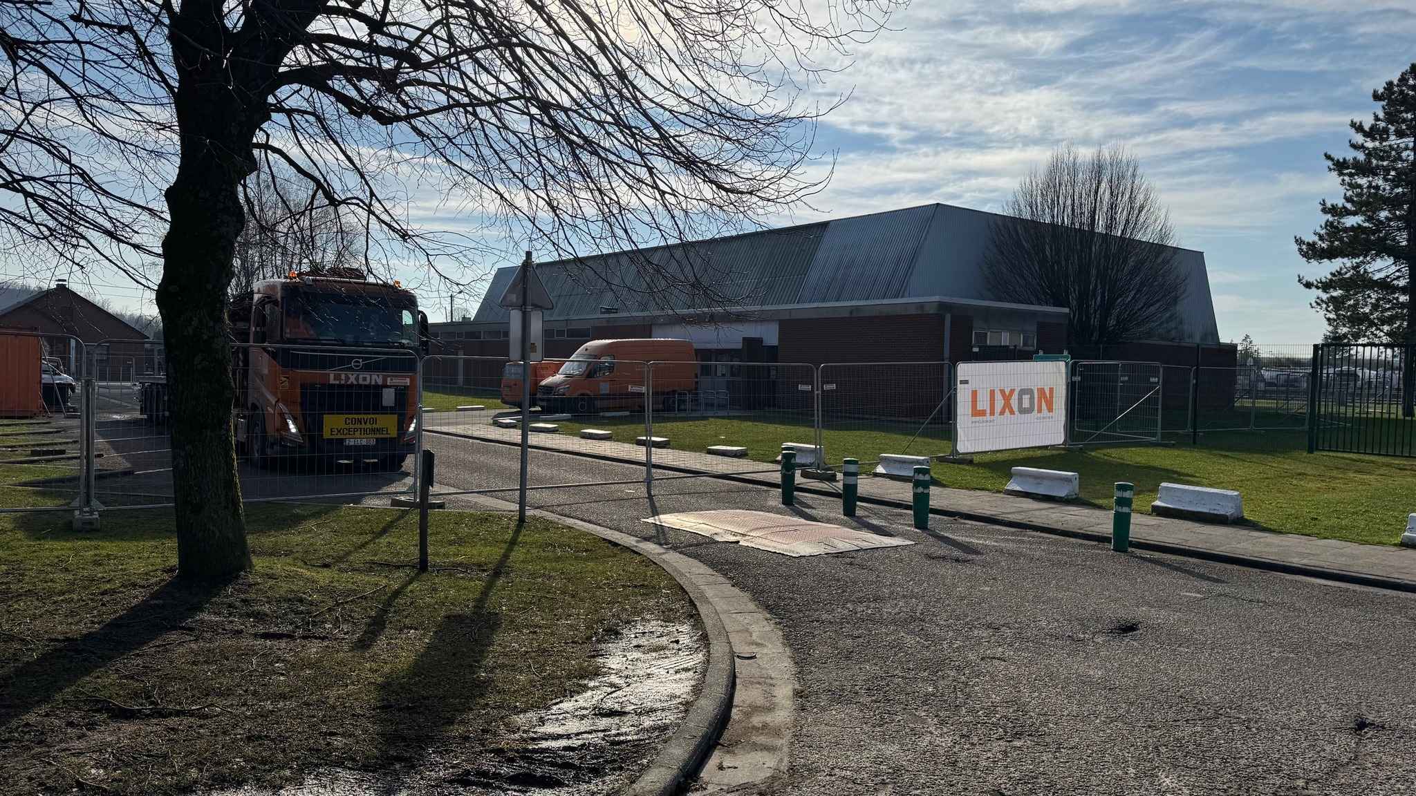 Chapelle-lez-Herlaimont: le chantier de rénovation du Hall Omnisports a débuté !