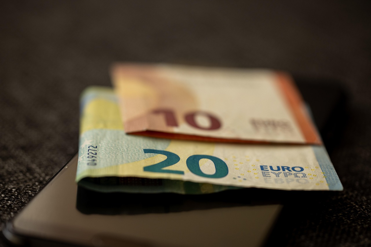 Le salaire médian pour un temps plein dans le privé est de 3.270 euros en Wallonie