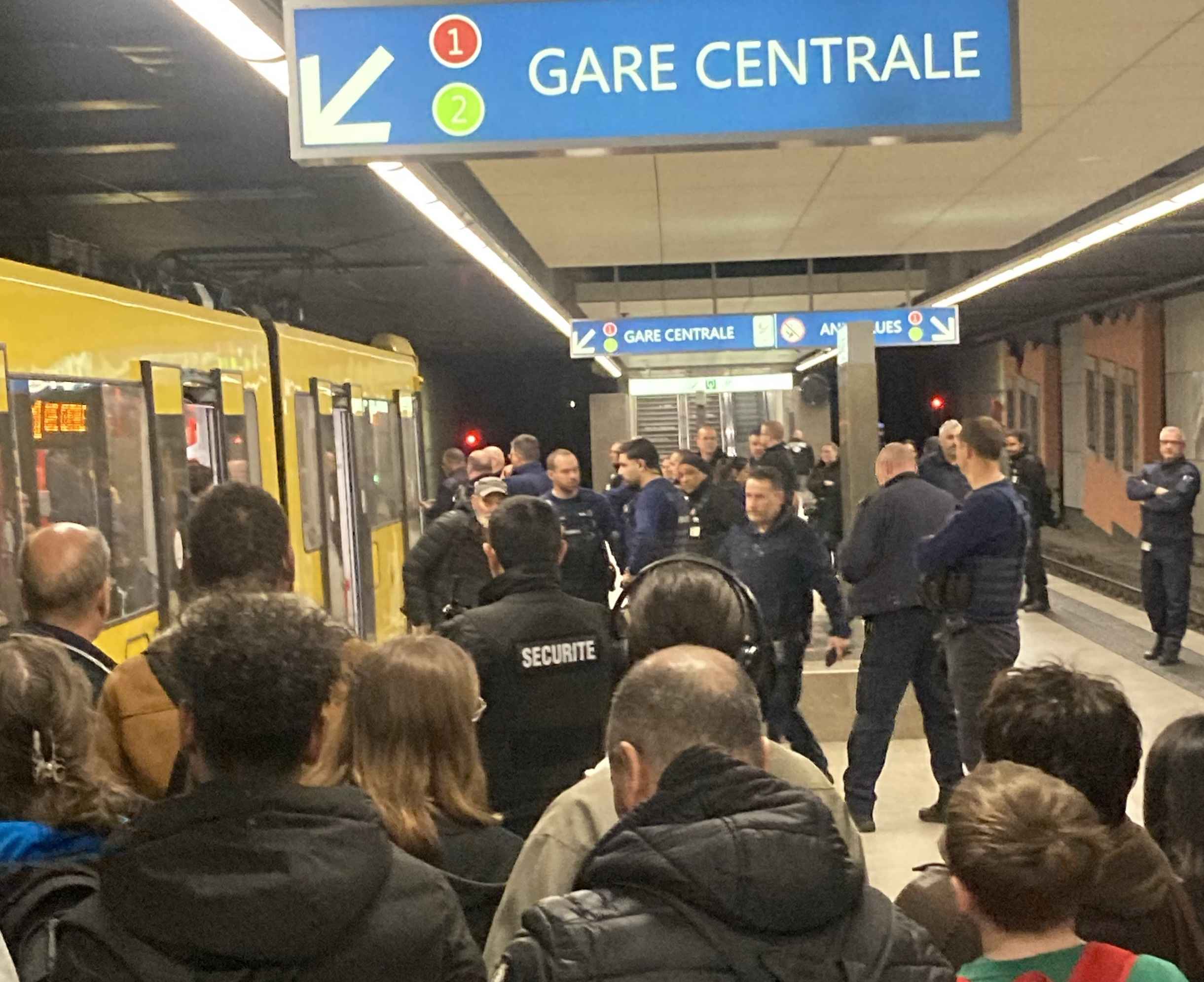 Métro de Charleroi: importante opération de la police locale de Charleroi, en collaboration avec le TEC