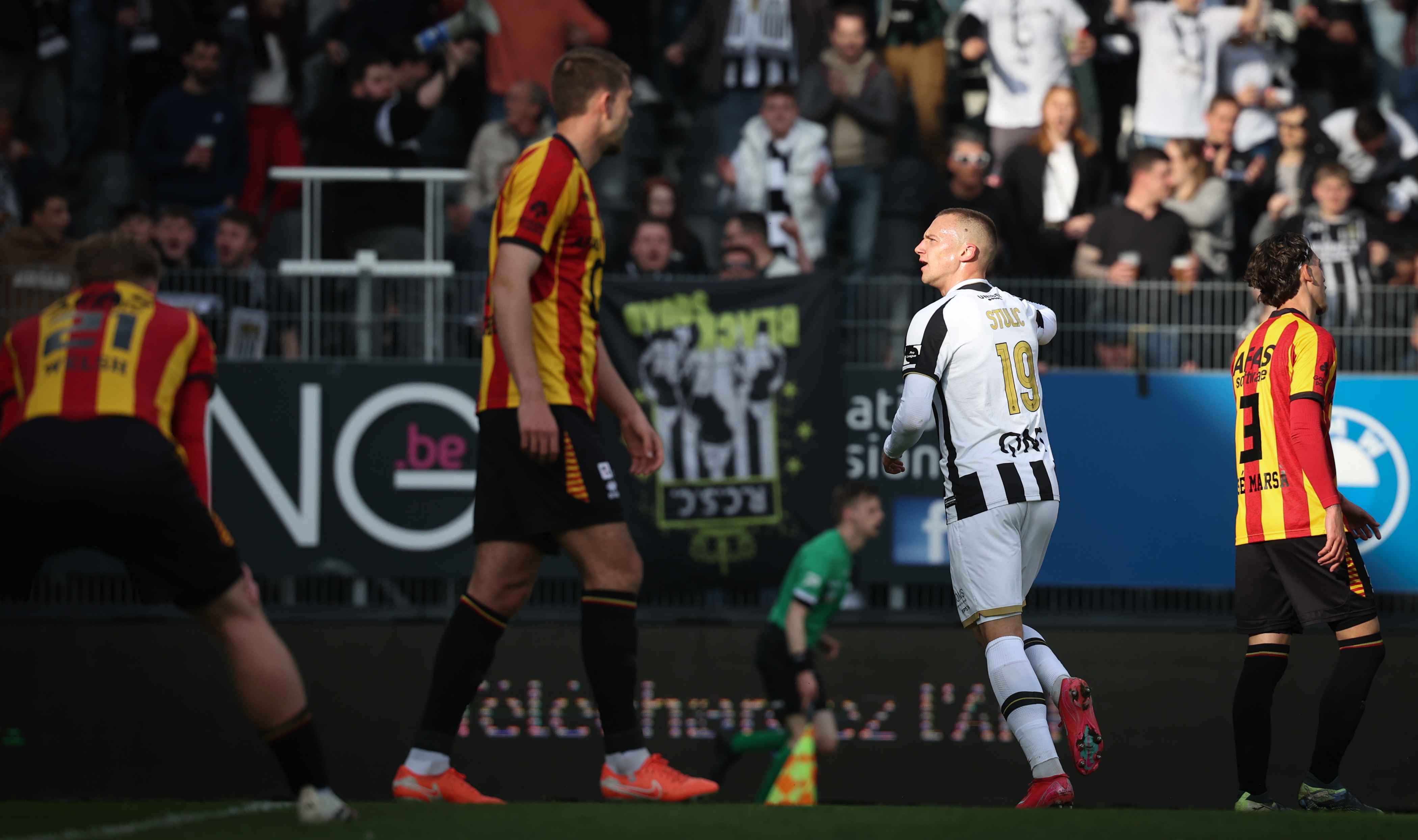 Le Sporting, dominateur, mène au repos