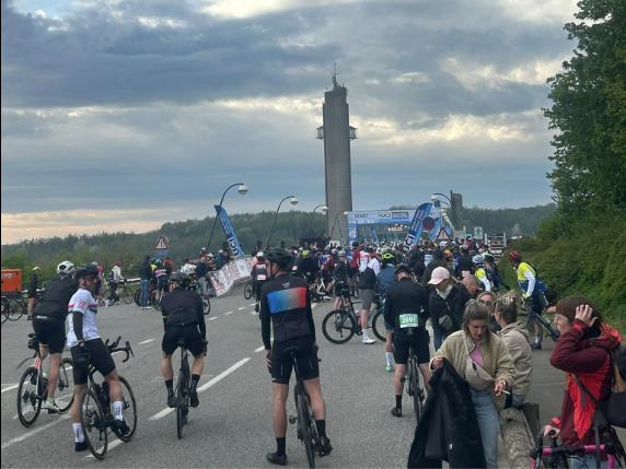 Froidchapelle: Une chute lors d'une course cycliste fait 40 blessés, dont 1 grave