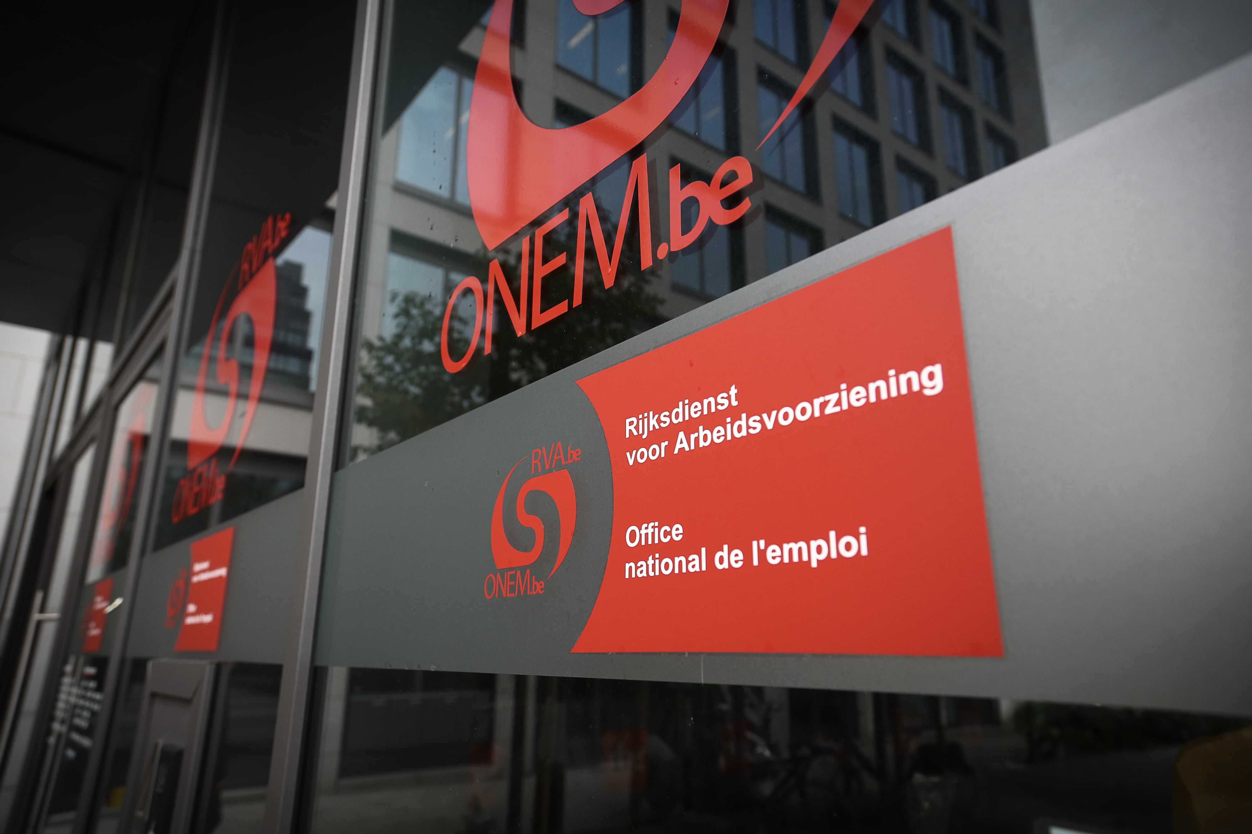 Des milliers de personnes supplémentaires perdront leurs allocations...