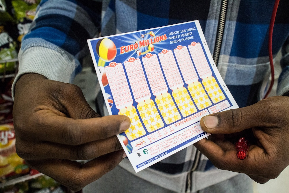 Les librairies-presse le rappellent: alcool, tabac et jeux de hasard sont pour les 18+