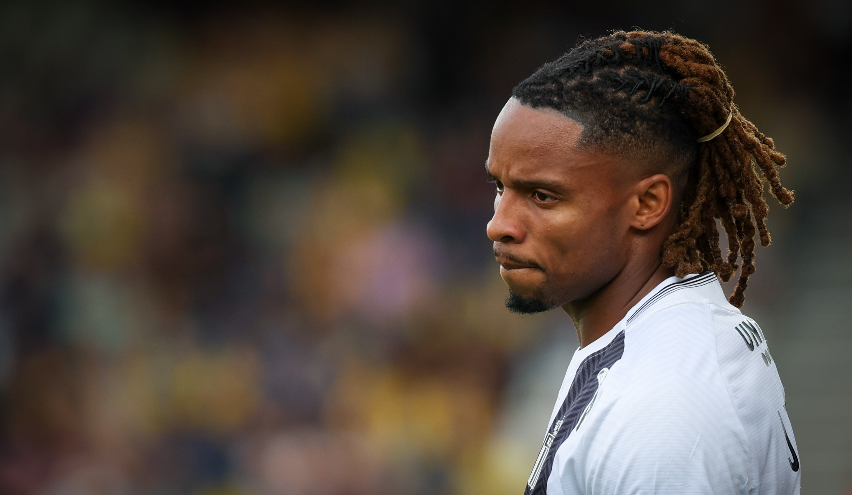 Jeremy Petris quitte le Sporting de Charleroi et signe à Watford, Freddy Mbemba prêté à Guingamp