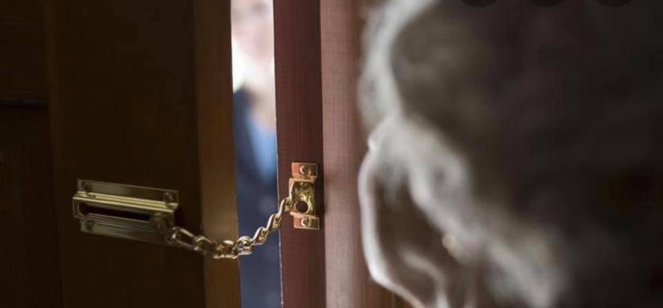 Arnaques et vols par ruse : la police de Charleroi met en garde et conseille