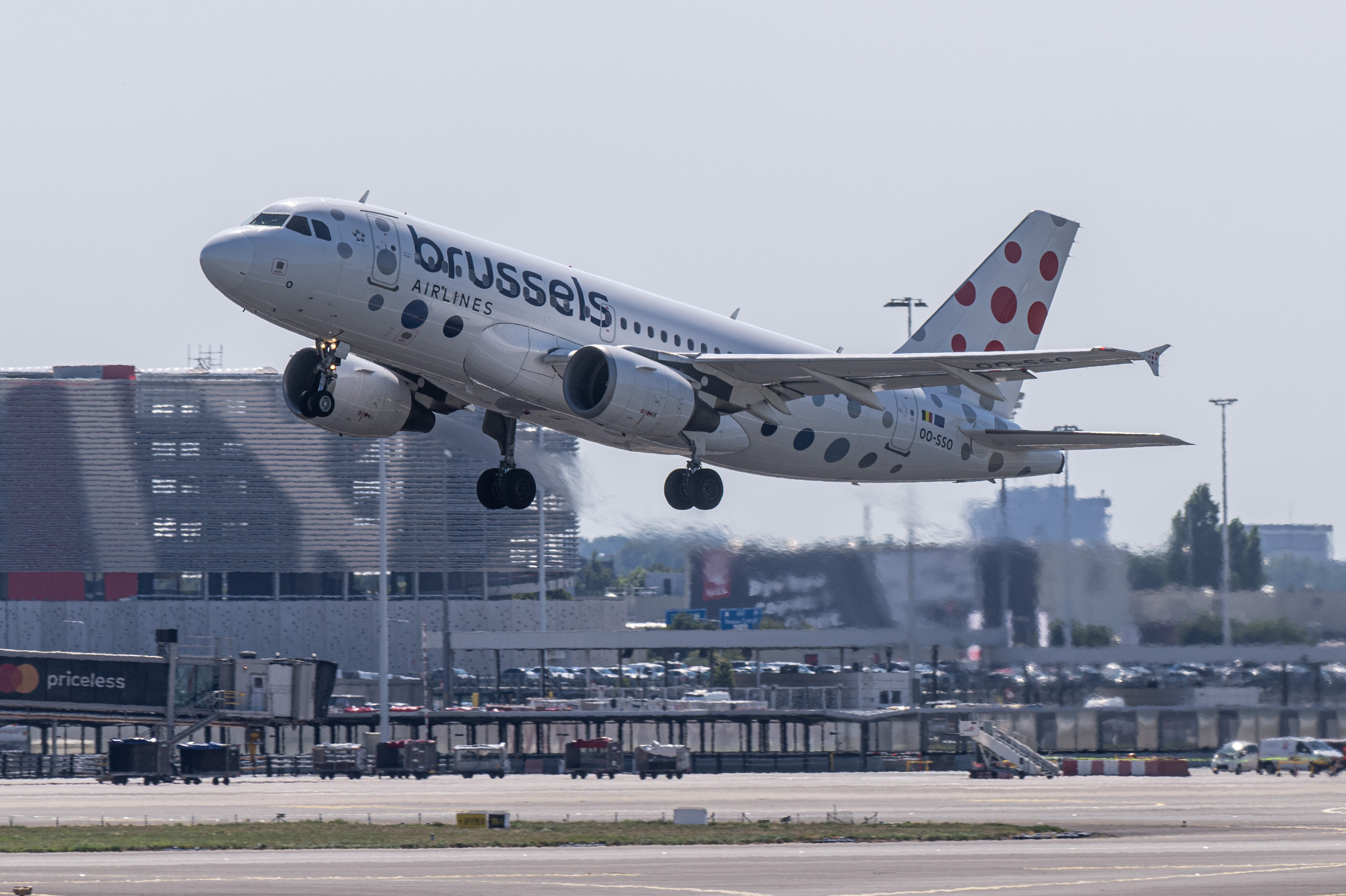 La moitié des vols prévus à Zaventem sont annulés ce lundi