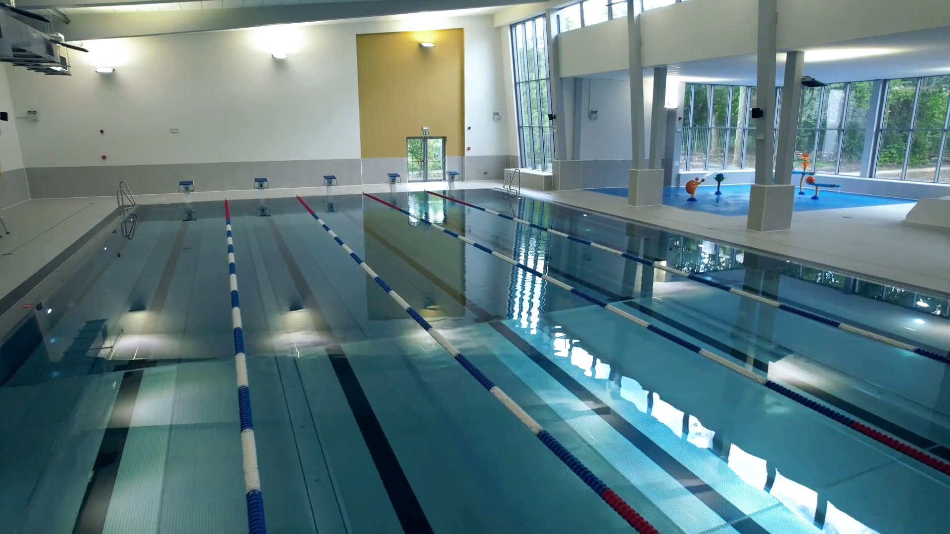 Farciennes: La piscine va se transformer en salle de cinéma !