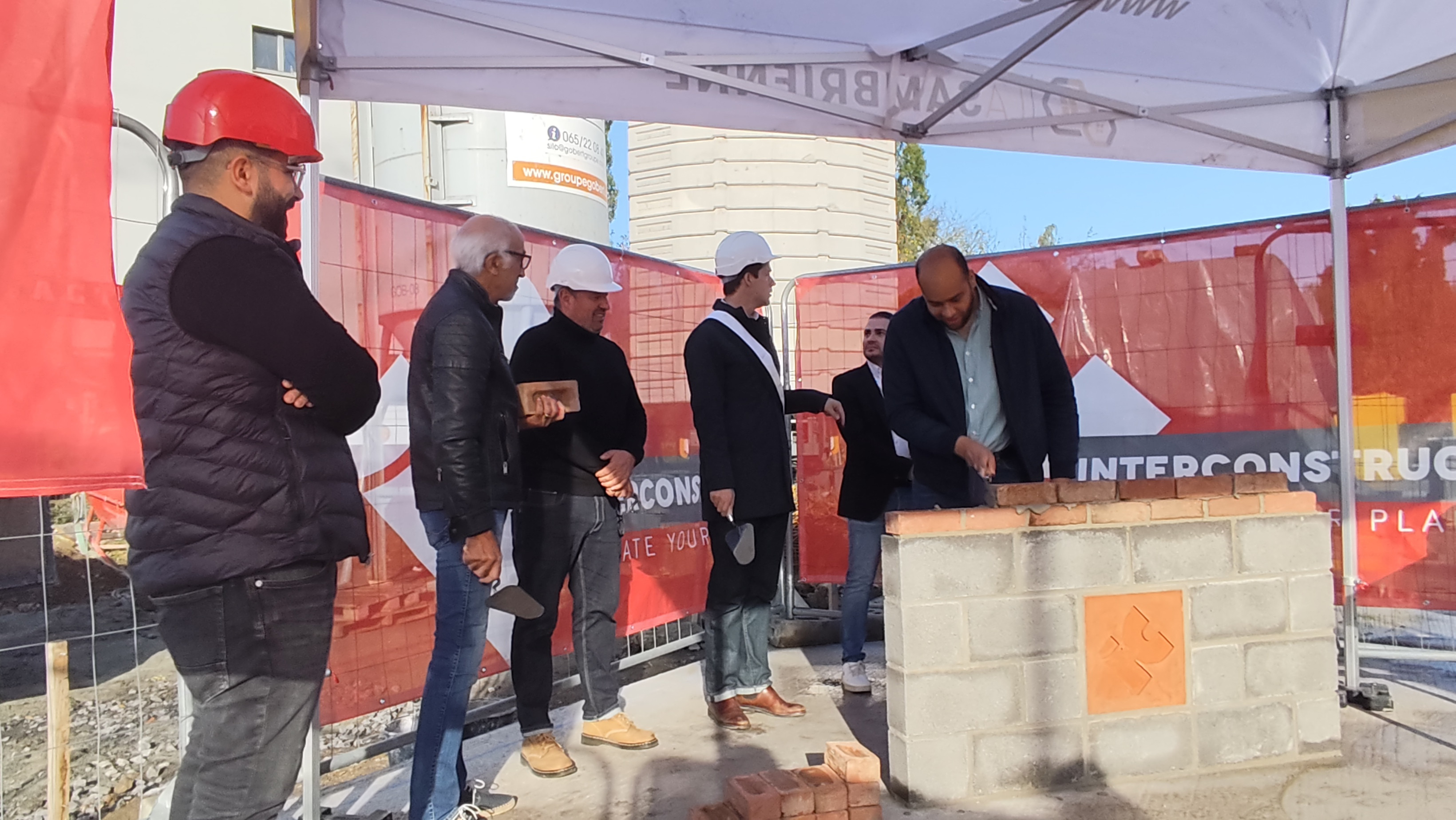 Pose de la première pierre du projet Centenaire de la Sambrienne