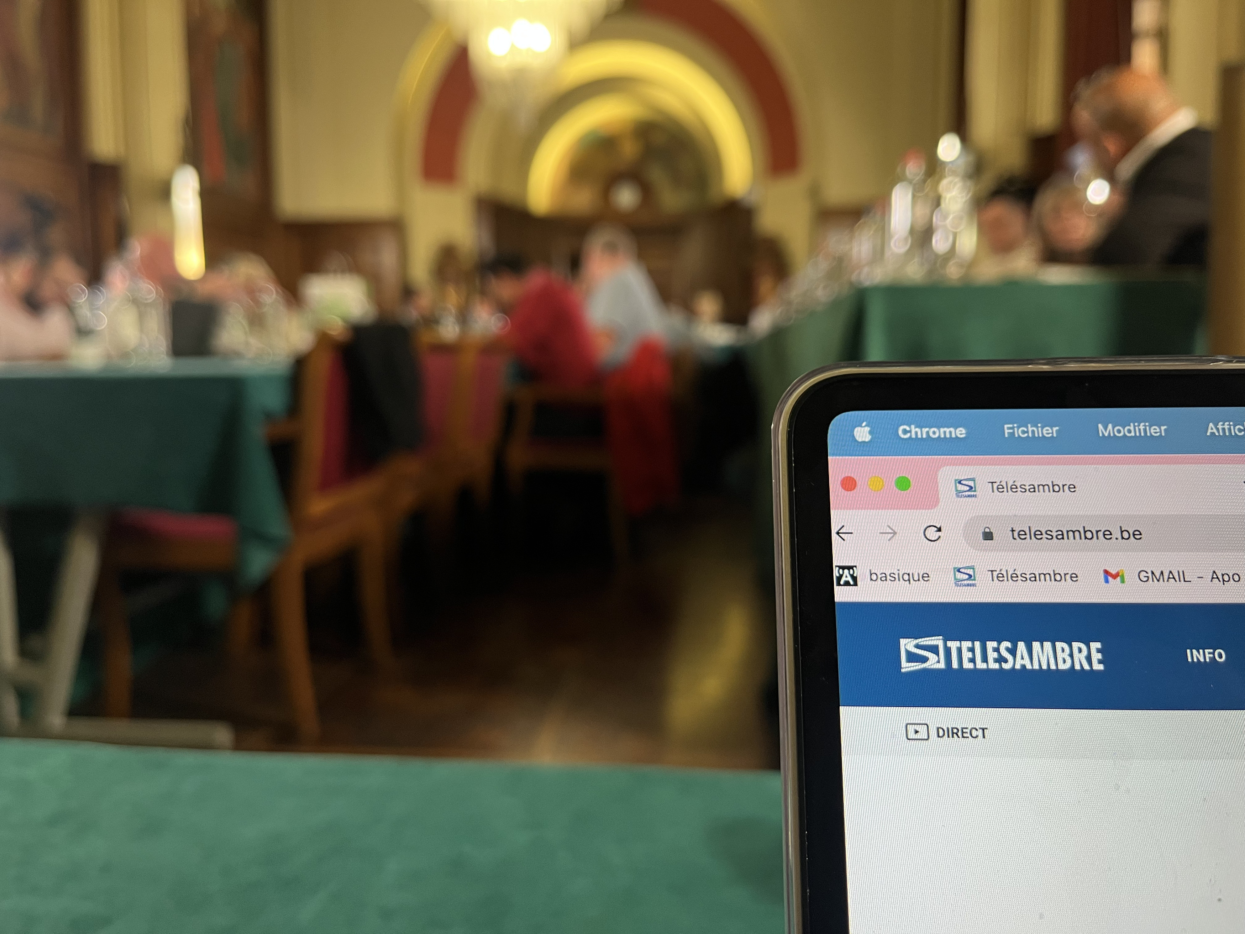 Charleroi défend sa télévision locale : le Conseil communal adopte une motion face à la réforme des médias de proximité