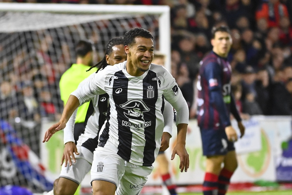 Coupe de Belgique : Le Sporting de Charleroi souffre contre Liège, mais passe aux huitièmes