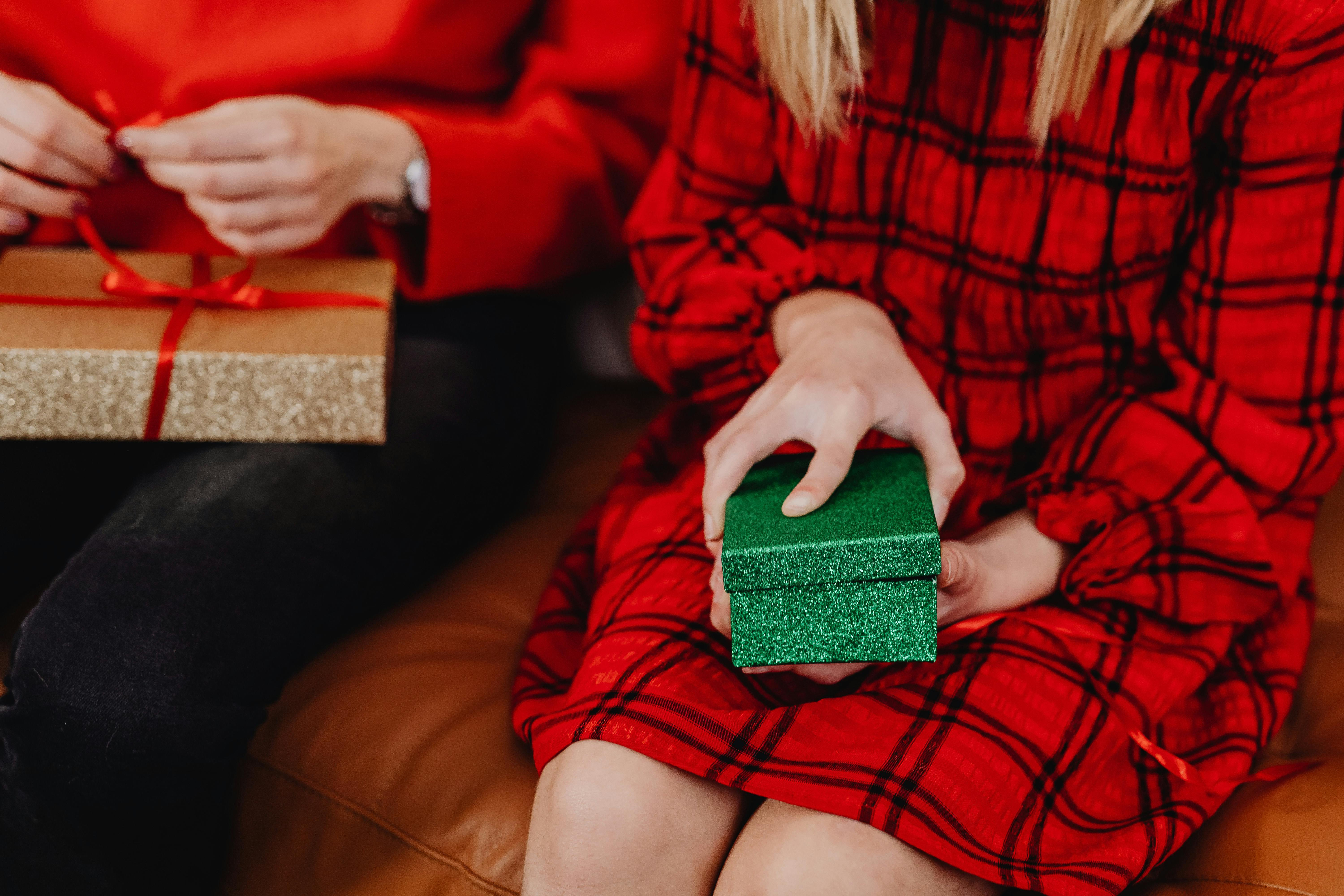 Opération Papa Noël : offrez un cadeau de Noël à un enfant dans le besoin