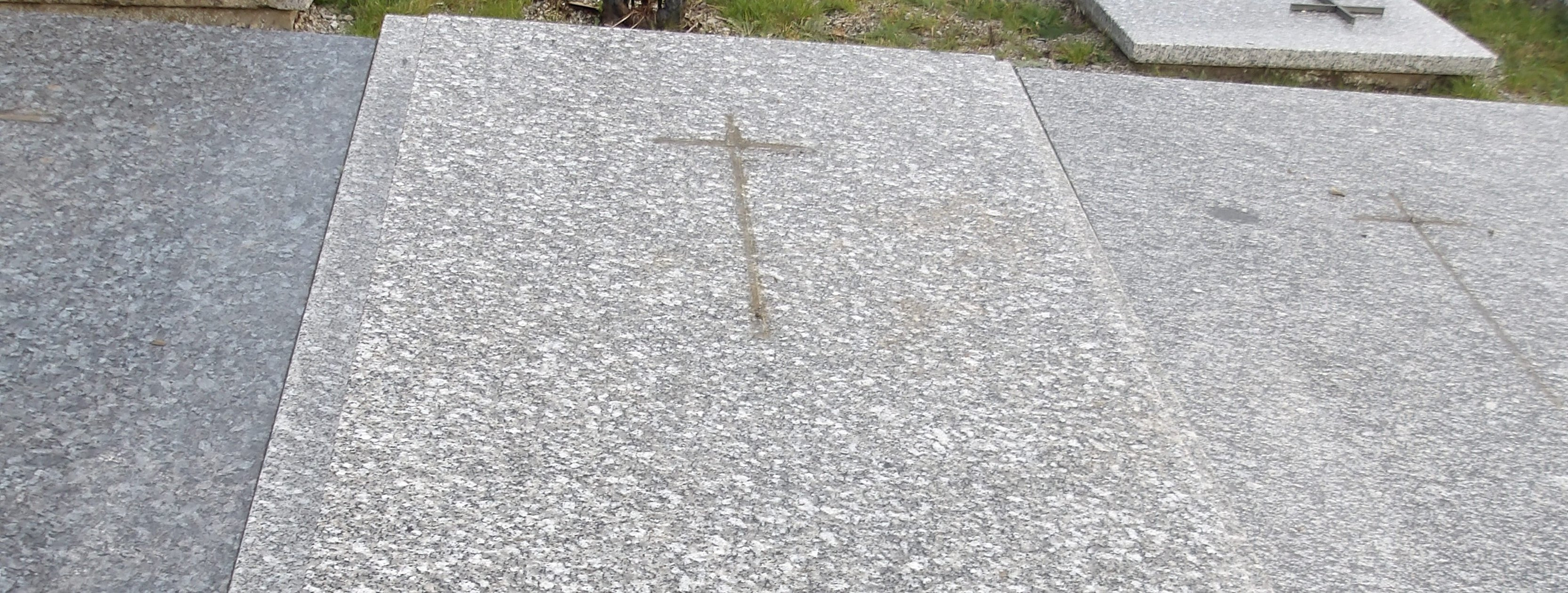 Vol de 135 croix en métal aux cimetières de Frasnes-lez-Gosselies !