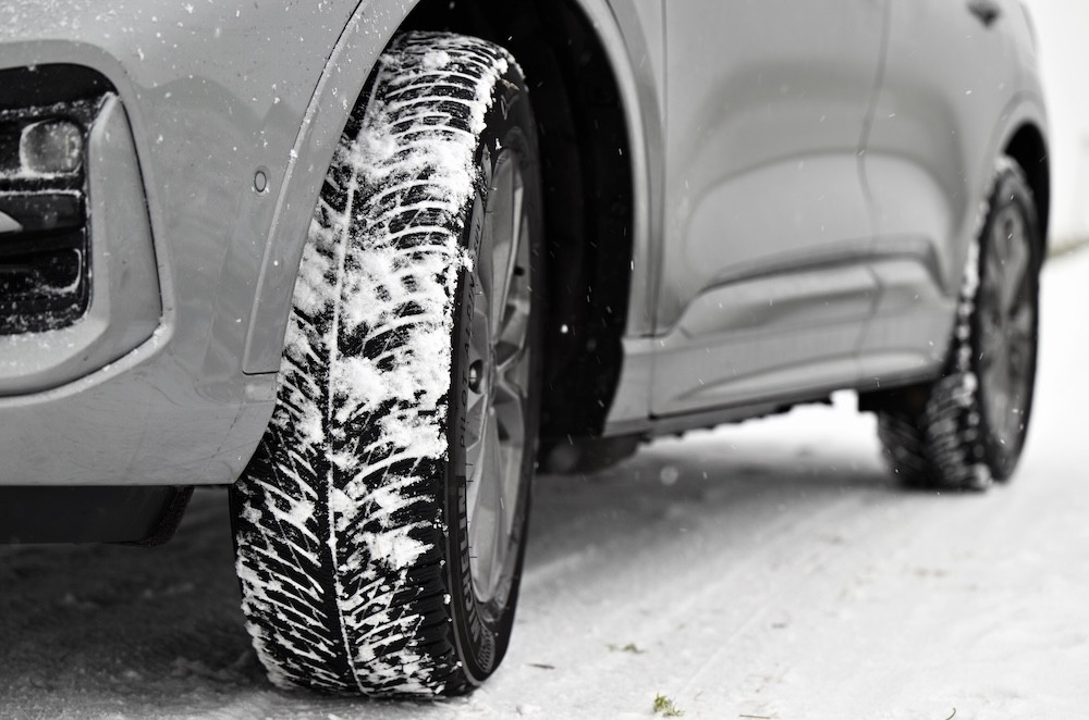 Intempéries : Crucke opposé à une obligation généralisée des pneus neige