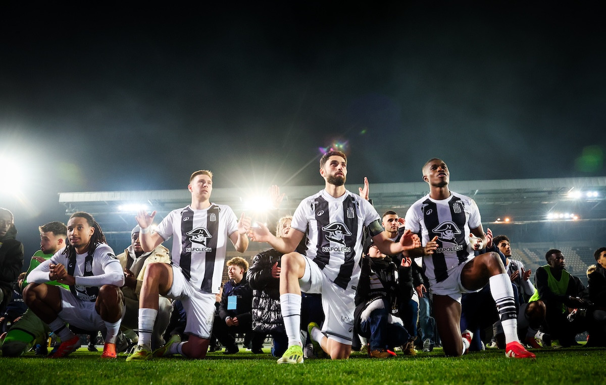 Coupe de Belgique: un doublé de Guiagon permet à Charleroi d'éliminer le Club de Bruges et de filer en demies