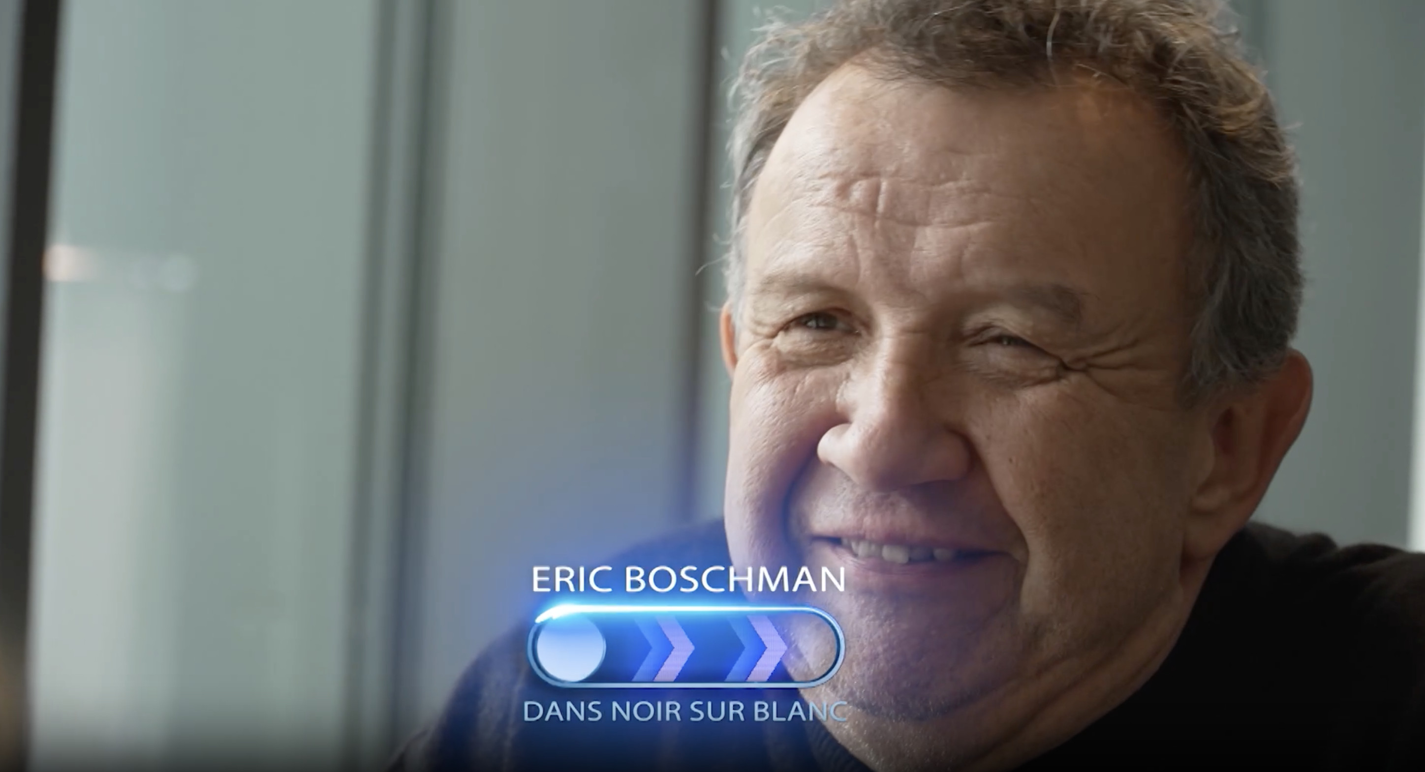 Noir sur Blanc : Éric Boschman se dévoile sous un autre jour