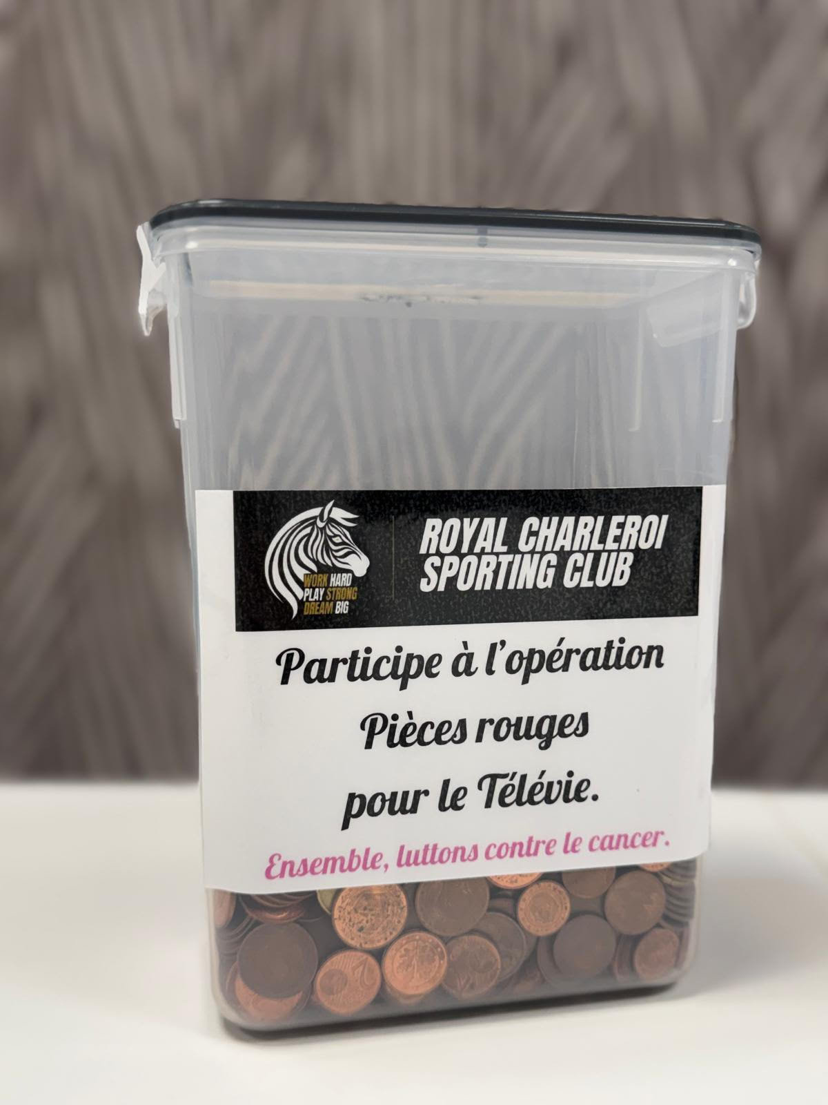 Le Sporting de Charleroi se mobilise pour l’Opération Pièces Rouges !