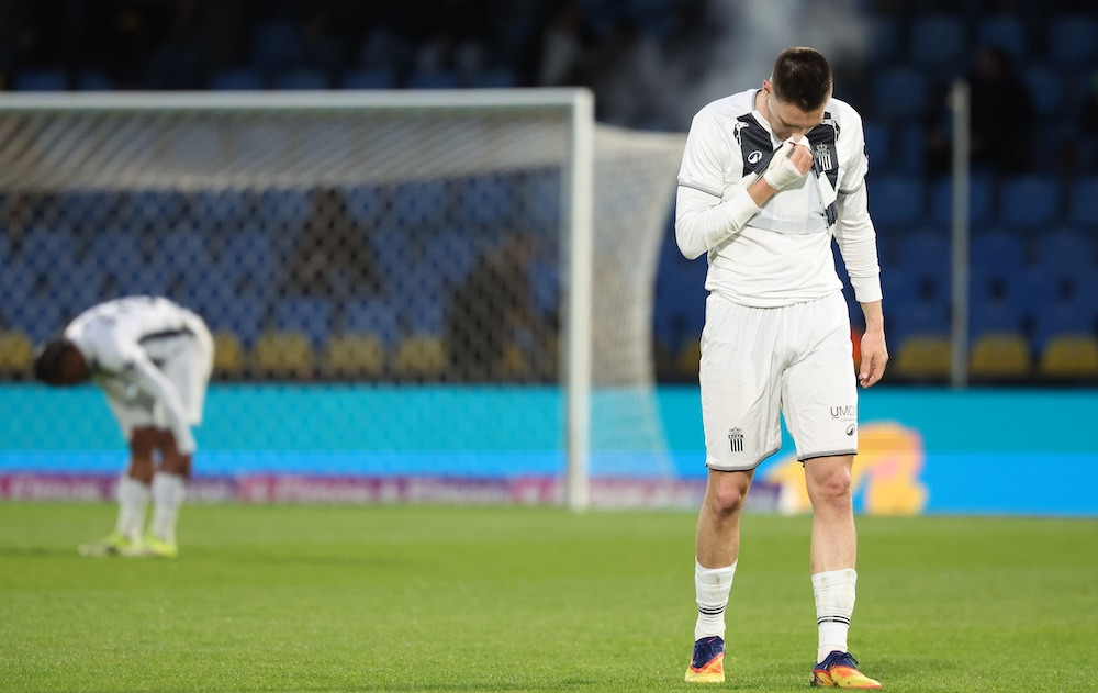 Jupiler Pro League : Charleroi, réduit à dix, débute les Europe playoffs par une défaite