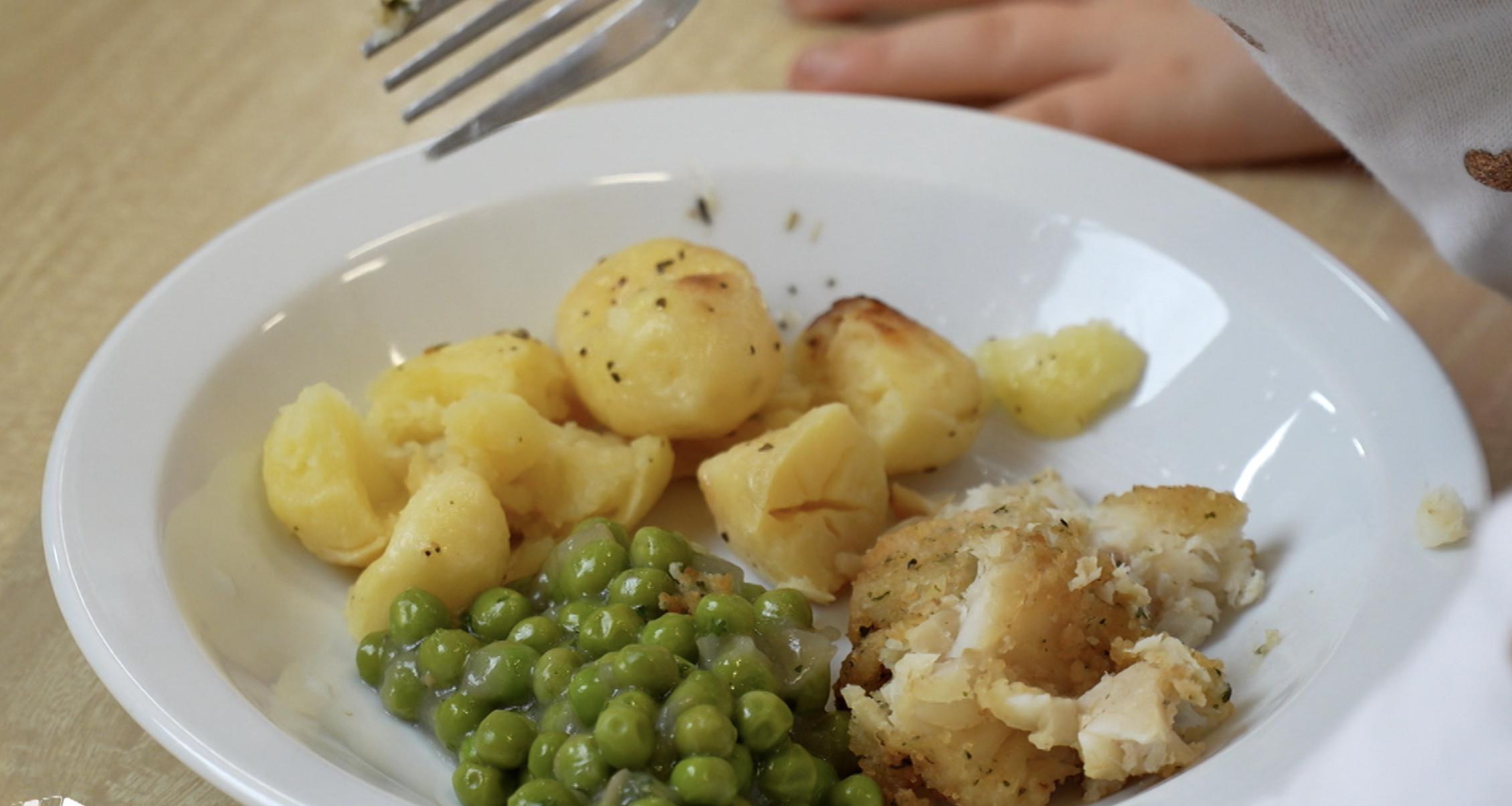 La Ville de Charleroi appelle l'ensemble des partis à sauver les repas scolaires gratuits