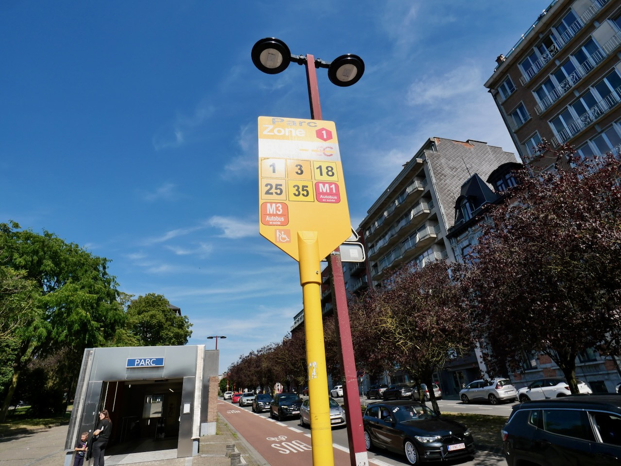 Des fiches QR code aux arrêts du TEC pour une information plus fiable