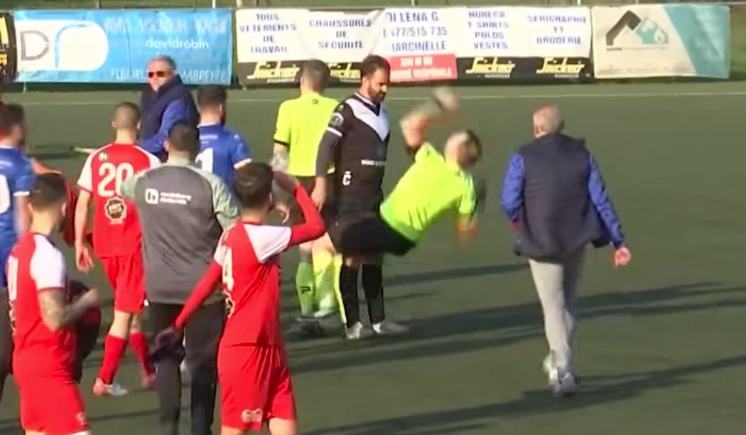 Foot: l'arbitre "simulateur" de P1 a reçu sa sanction (Vidéo)