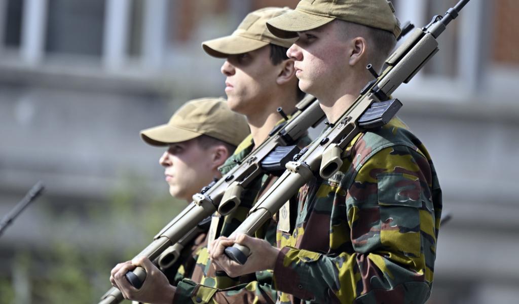 Les jeunes de 17 ans recevront en novembre une lettre sur le service militaire volontaire