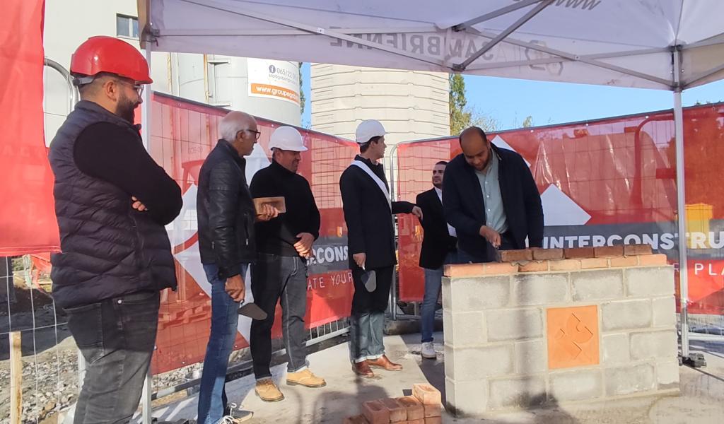 Pose de la première pierre du projet Centenaire de la Sambrienne