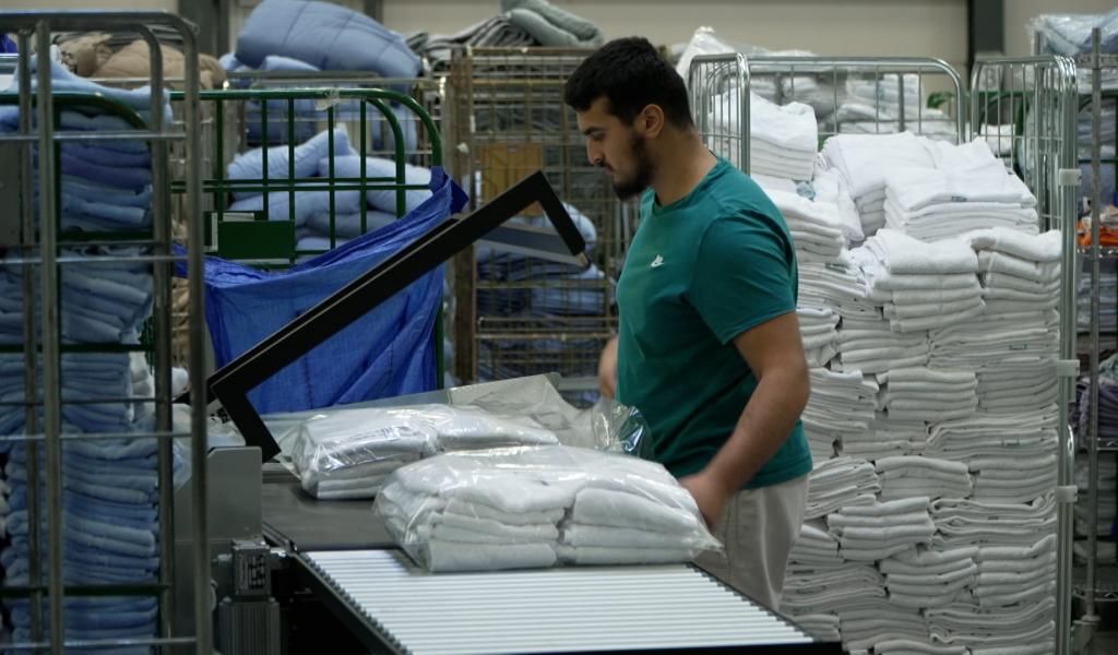 Une nouvelle blanchisserie chez Entra: 100 emplois de personnes en situation de handicap sauvegardés