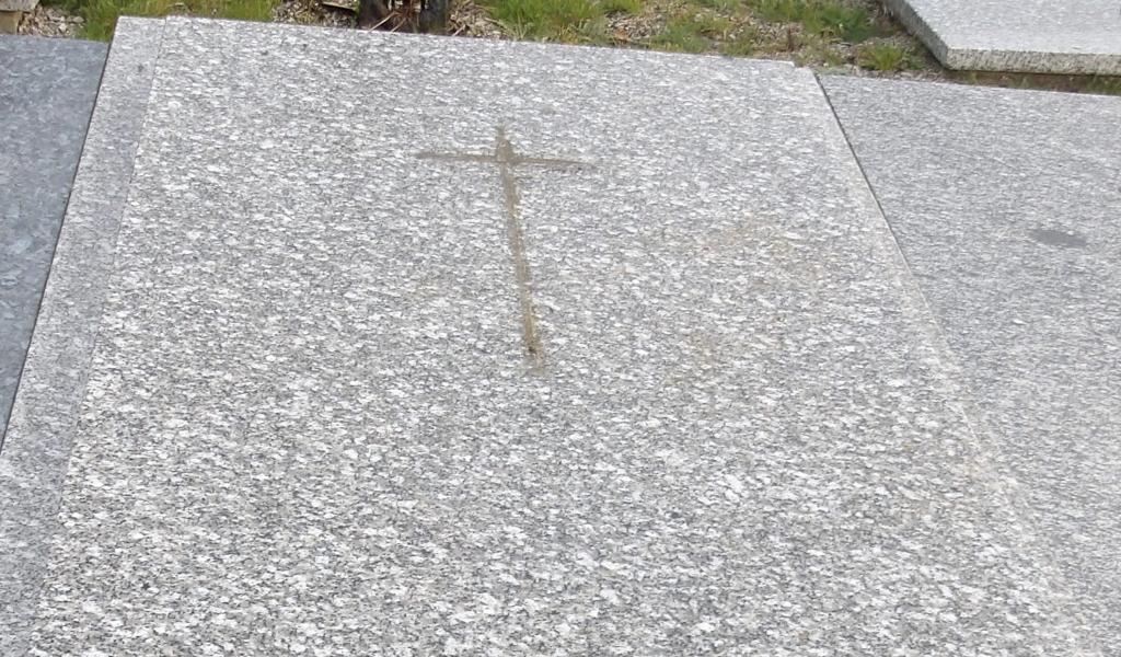 Vol de 135 croix en métal aux cimetières de Frasnes-lez-Gosselies !