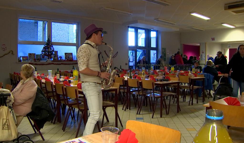 Ambiance de réveillon au Resto du coeur de Charleroi