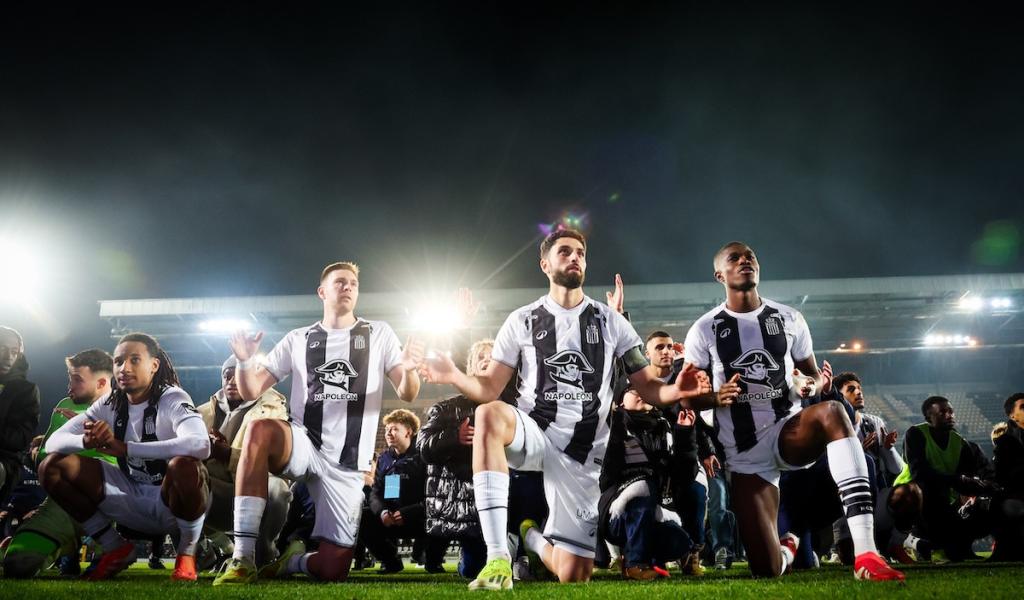 Coupe de Belgique: un doublé de Guiagon permet à Charleroi d'éliminer le Club de Bruges et de filer en demies