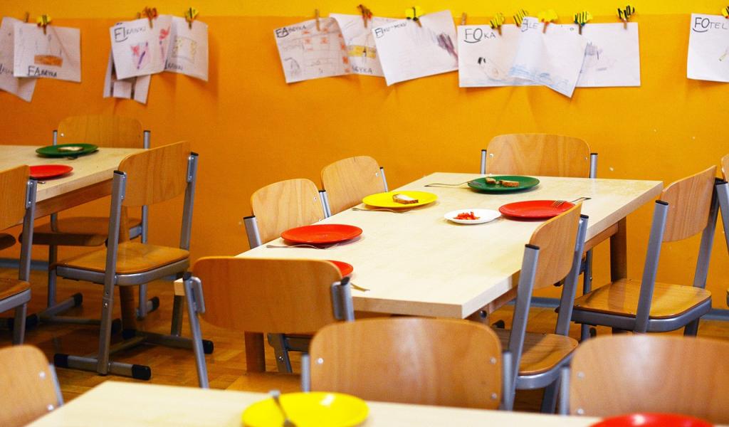 Hausse de la TVA sur les repas scolaires: la majorité rejette deux résolutions