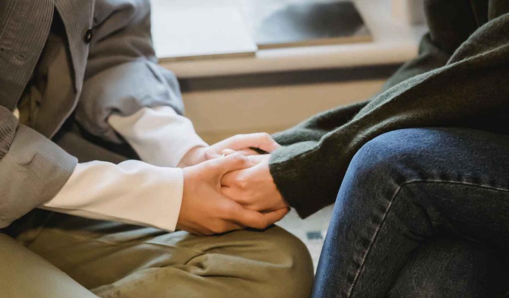 Soulagés, les aidants-proches demandent à bénéficier d'un vrai statut social