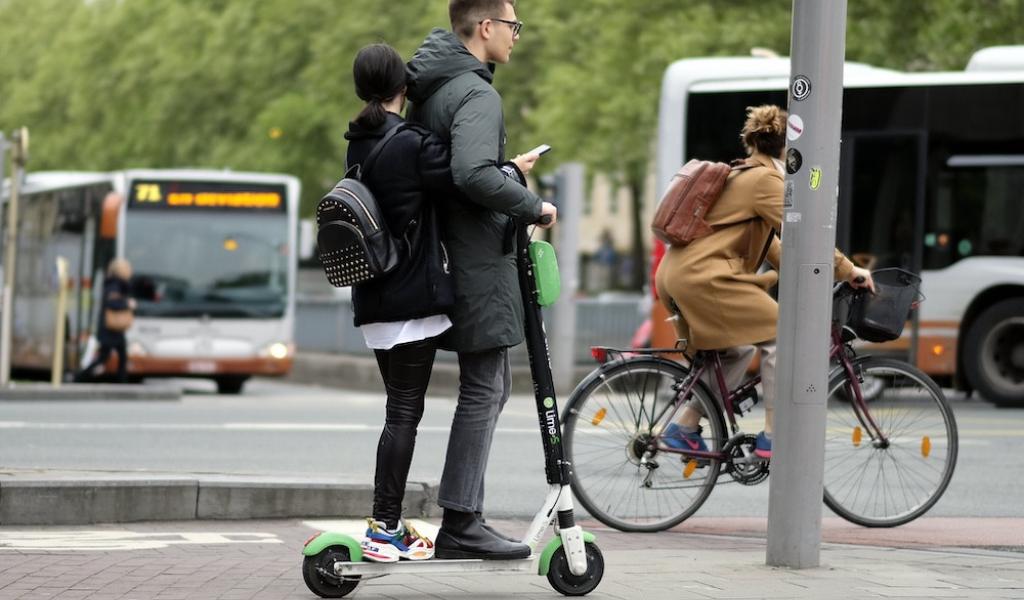Casque obligatoire pour les vélos et trottinettes électriques au-delà de 20 km/h