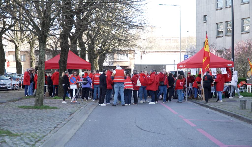 Mobilisation inédite de la CGSP-ADMi à Charleroi !