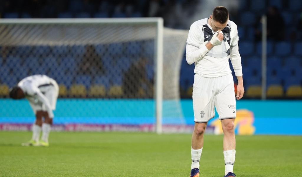 Jupiler Pro League : Charleroi, réduit à dix, débute les Europe playoffs par une défaite