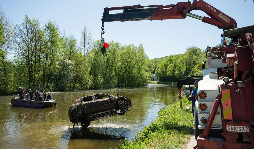 Depuis 2021, 139 véhicules ont été extraits des eaux de la Sambre !