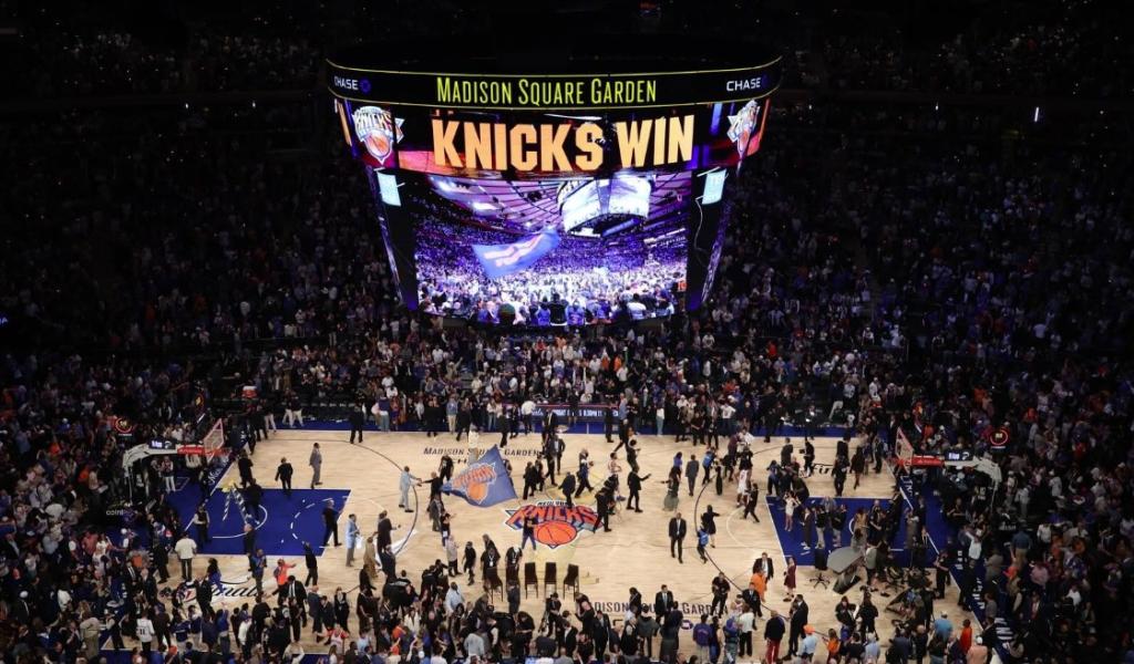 Les Dirty Monitor font le show au Madison Square Garden de New-York pour la finale de la NBA