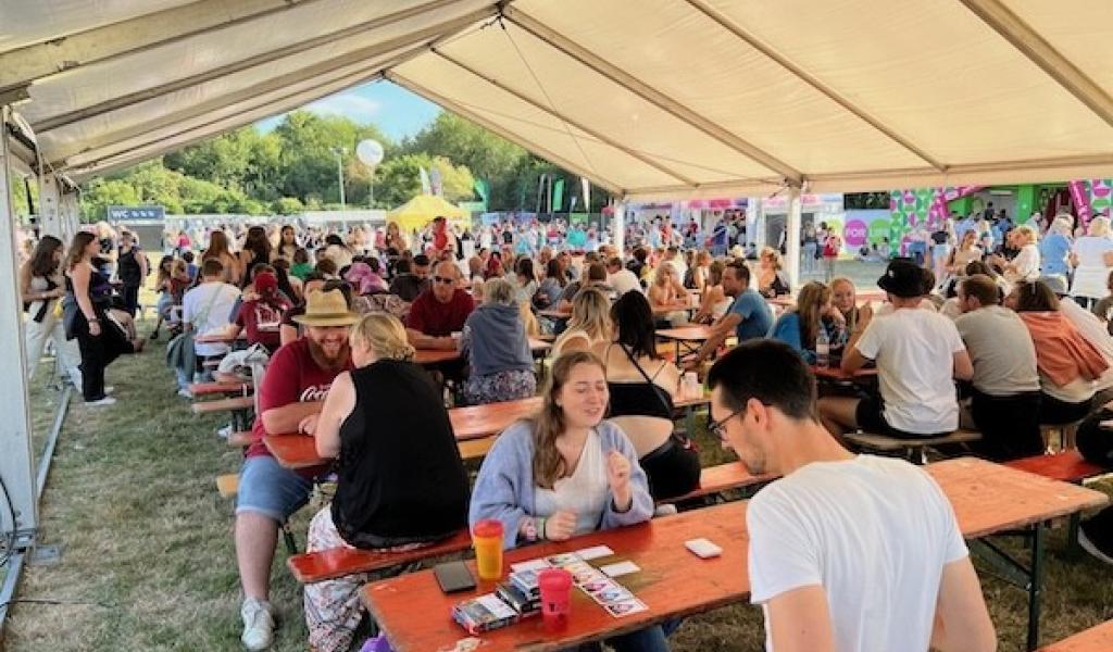 Testachats met en garde contre certaines pratiques de paiement dans les festivals
