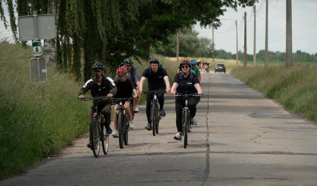 Tour de Wallonie : la randonnée cycliste de l'AVIQ a rassemblé 130 personnes extraordinaires à Lobbes