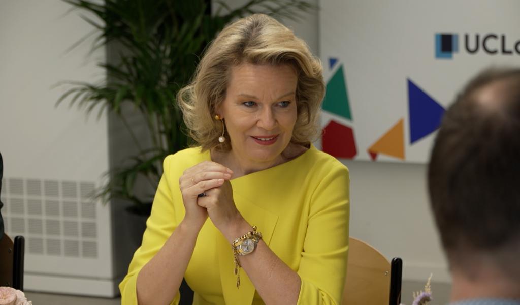 La Reine Mathilde était au Campus UCharleroi pour découvrir les formations en santé qui intègrent l'IA
