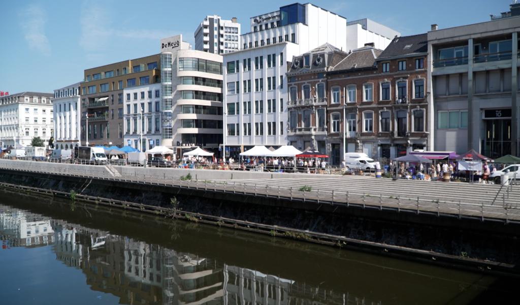 Charleroi en fête : brocante et musique au cœur de la ville